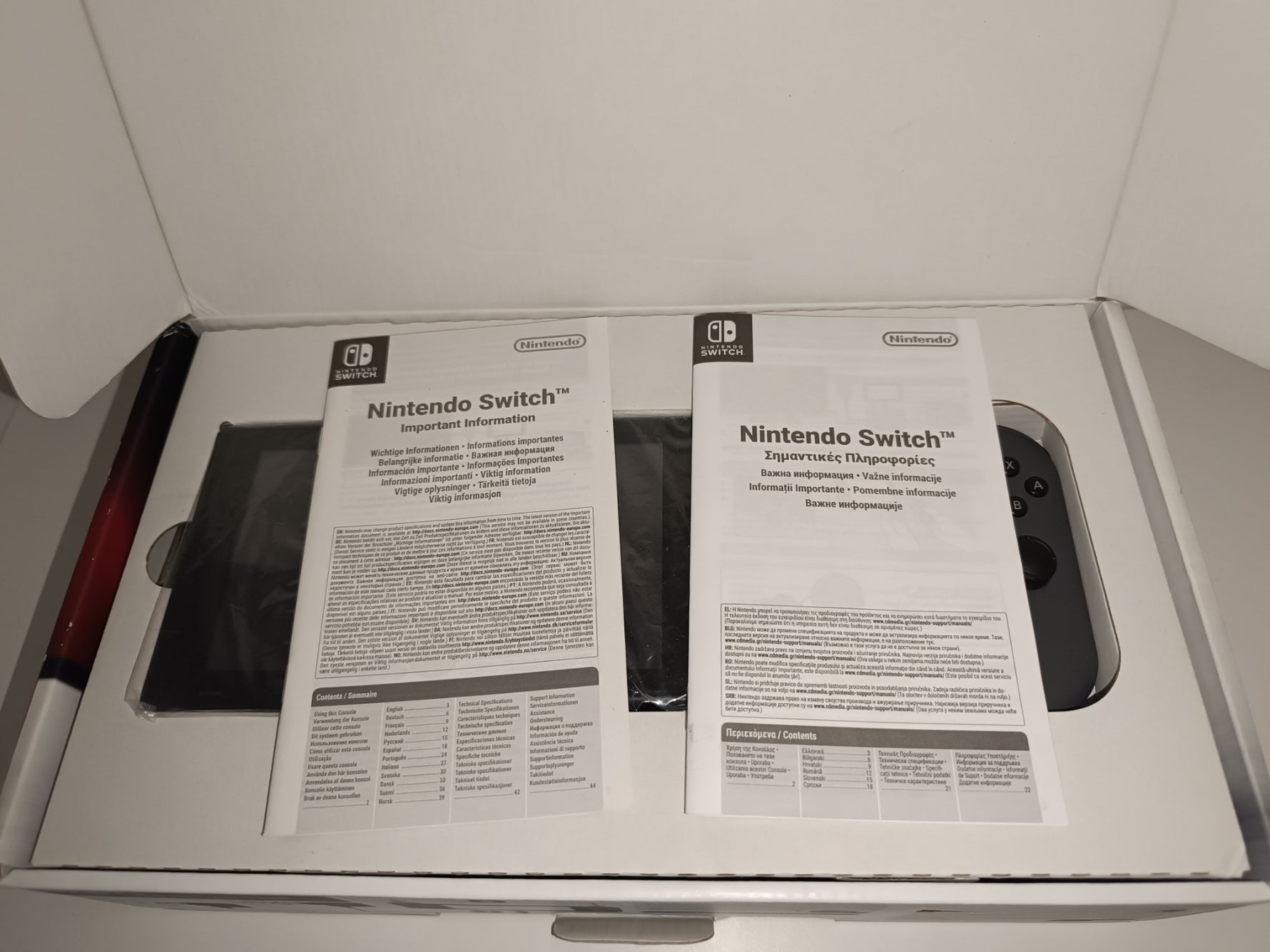 Nintendo Switch console unboxing